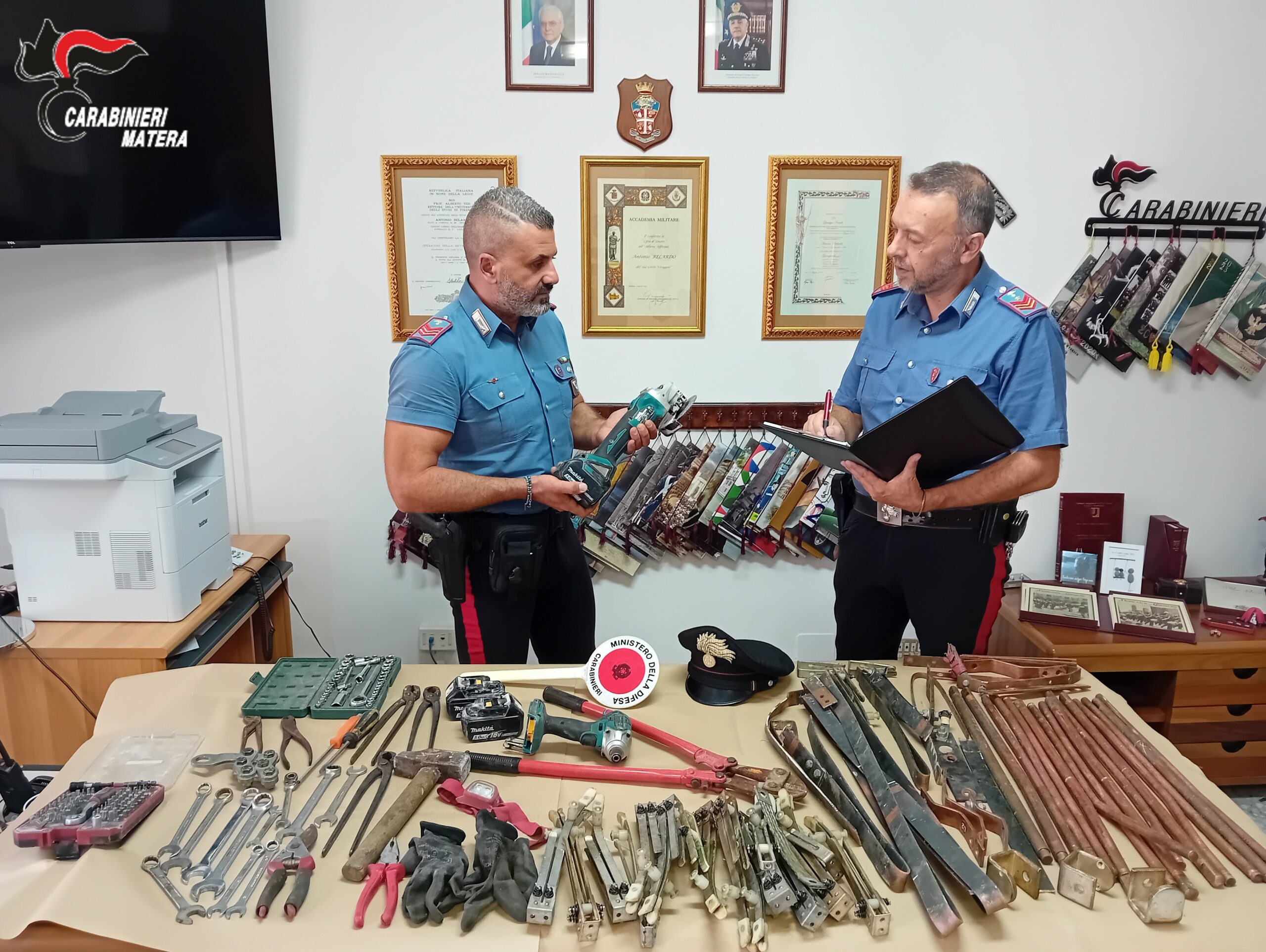 Tre Persone Arrestate Dai Carabinieri Di Pisticci Per Tentato Furto Aggravato Di Rame Tuttoh24 