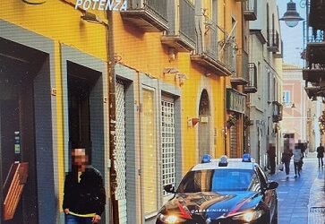 Potenza, 32enne arrestato dai Carabinieri per tentata estorsione e resistenza a Pubblico Ufficiale