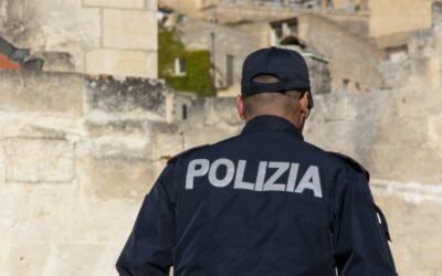 Ordinanza di allontanamento e divieto di avvicinamento alla casa familiare eseguita dalla Polizia di Stato di Matera nei confronti di un 20enne