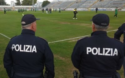 Fumogeni sugli spalti: il Questore di Matera dispone 2 D.A.SPO. nei confronti di due tifosi individuati dalla Polizia di Stato