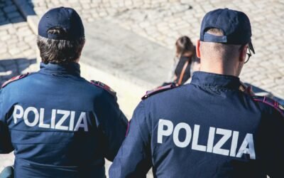 Matera, controlli straordinari della Polizia di Stato svolti insieme a Polizia Locale e ASM: una persona denunciata per porto abusivo di armi, tre segnalate al Prefetto per droga. Sanzionati due esercizi pubblici