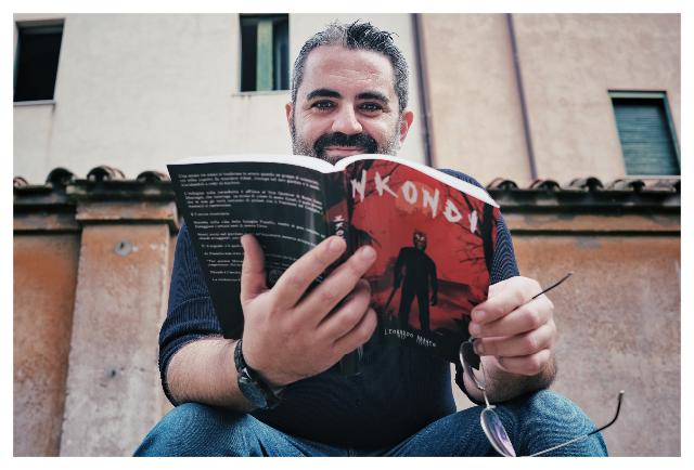 Il regista Leonardo Araneo torna in libreria con “Nkondi”