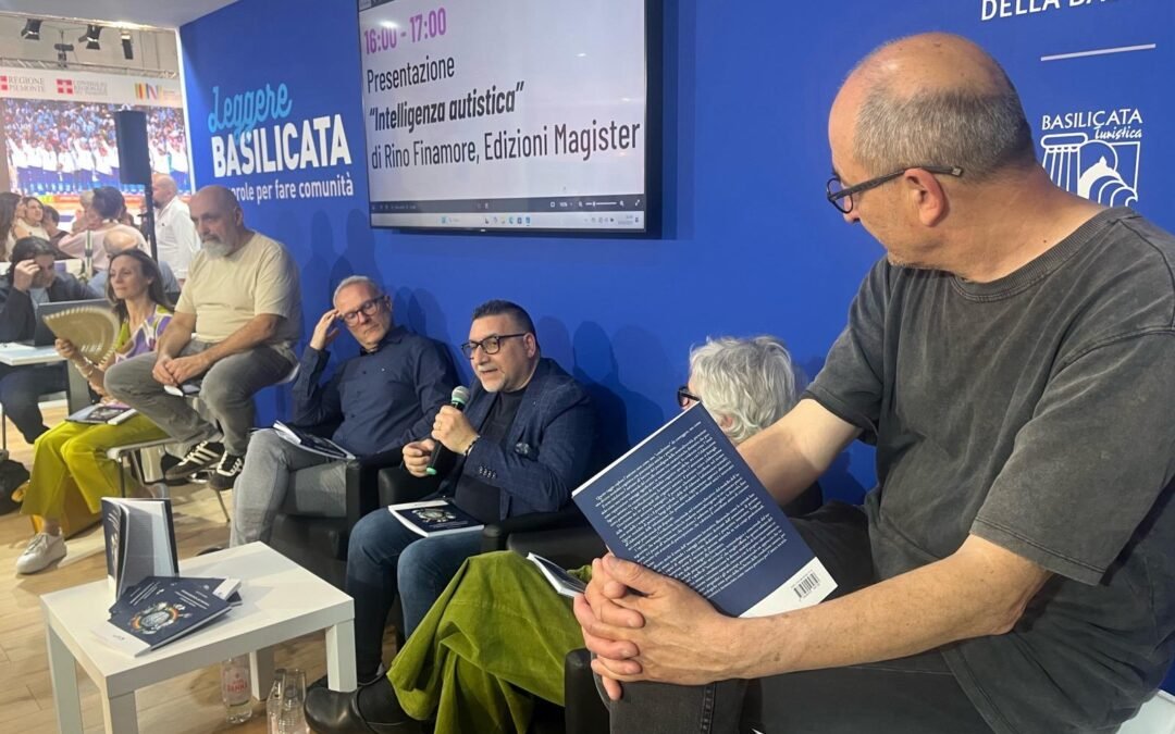 “Intelligenza Autistica” di Rino Finamore conquista il pubblico al Salone del Libro di Torino. Il saggio sulle potenzialità del pensiero neurodivergente protagonista di un acceso dibattito scientifico e culturale