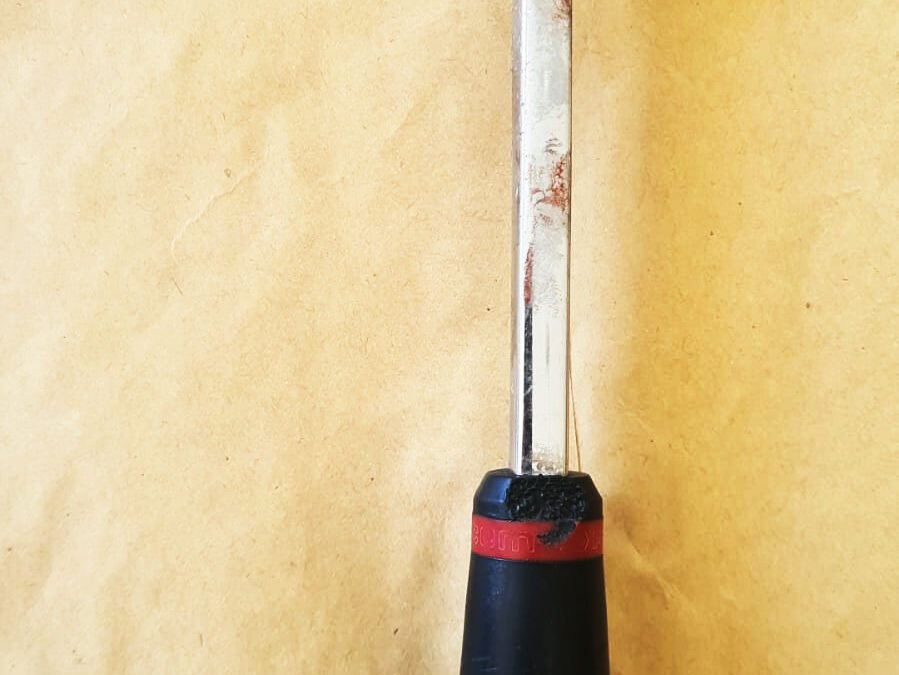 Rompe una vetrata e tenta il furto all’interno di un esercizio commerciale: 27enne arrestato a Matera dalla Polizia di Stato