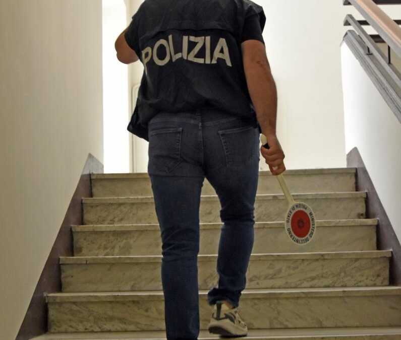 Truffe agli anziani: la Polizia di Stato di Matera arresta due uomini e recupera soldi e gioielli