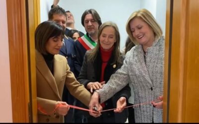 La Polizia di Stato inaugura a Policoro “Una stanza tutta per sé”