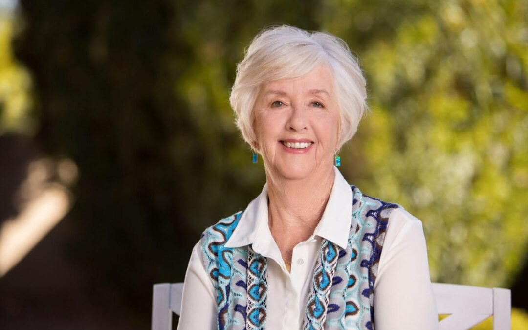 Un mistero sepolto dalla guerra. Una verità pronta a rifiorire: arriva in Italia il giallo storico “Il segreto oscuro delle rose” di Rhys Bowen