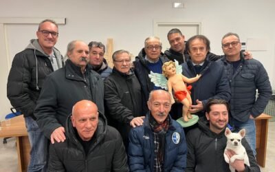 Matera: donato dall’Associazione Maria SS. della Bruna un angioletto in cartapesta, realizzato dall’artista Francesca Cascione, all’Associazione Cavalieri