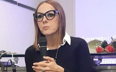 In uscita il nuovo libro di Giusi Arimatea “Mina come la cantante” (Apalós): un romanzo di donne, memoria e resilienza