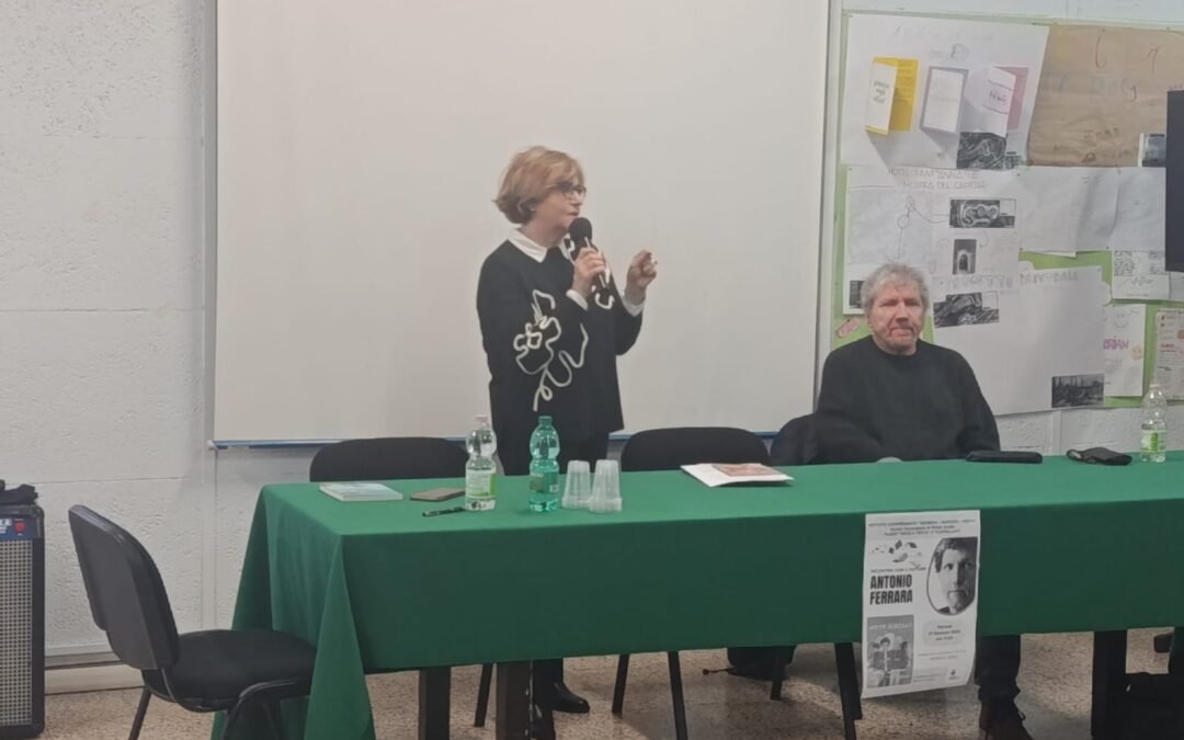 “I libri sono educazione sentimentale”: a Matera lo scrittore Antonio Ferrara, Premio Andersen, incontra gli studenti delle medie degli Istituti Minozzi-Festa e Pascoli