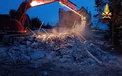 Matera, crollo parziale di un edificio in tufo in Contrada Papalione: nessun ferito, la struttura era stata sgomberata. Intervento dei Vigili del Fuoco