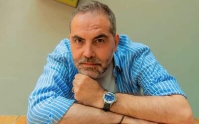 Mariano Sabatini torna in libreria con “Mutevoli nascondigli”, un thriller mozzafiato, duro e scioccante, dove anche il lettore finirà per non fidarsi di nessuno