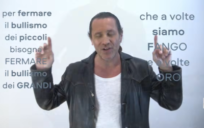 “Non dormivo la notte”, la nuova canzone di Povia sul bullismo, un testo graffiante che racchiude il suo vissuto