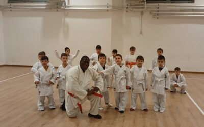 Don Mario Antonio, il sacerdozio e il karate come missione