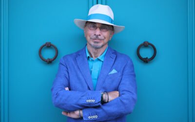 Niky Marcelli cambia rotta: esce “Le ragazze sono in giro”, travolgente teen dramedy tra Caravaggio, motori e satira sociale.