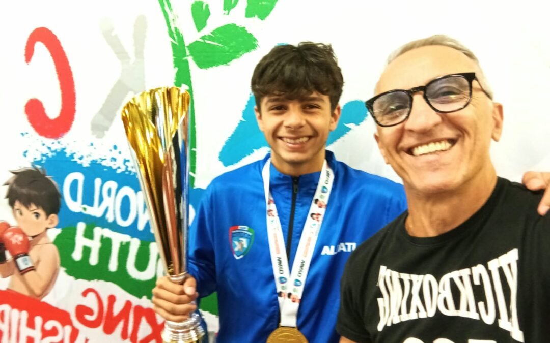 Kickboxing, da Montescaglioso al tetto del mondo: diventa realtà il sogno di Silvio Mario Canterino. “Traguardo meraviglioso”, soddisfatti i maestri Clemente e Tralli