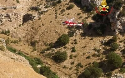 Matera, complesso intervento di soccorso dei Vigili del Fuoco sulla Murgia: ventenne recuperato con l’elicottero