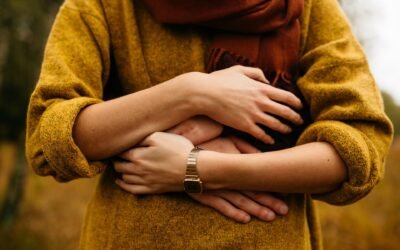 Framarò: l’abisso della solitudine, quando ti manca qualcuno dentro, e la forza di un abbraccio