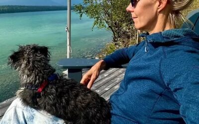 L’autrice bestseller Loreth Anne White arriva in Italia con “Segreti sommersi”, un domestic thriller e mystery psicologico dove, sotto la superficie dell’acqua, i segreti non muoiono mai… aspettano solo di tornare a galla