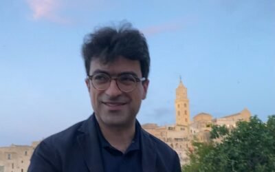 Lord Norman Foster firma la “Porta della Speranza” di Matera. L’opera del premio Pritzker sarà installata davanti alla casa circondariale della città
